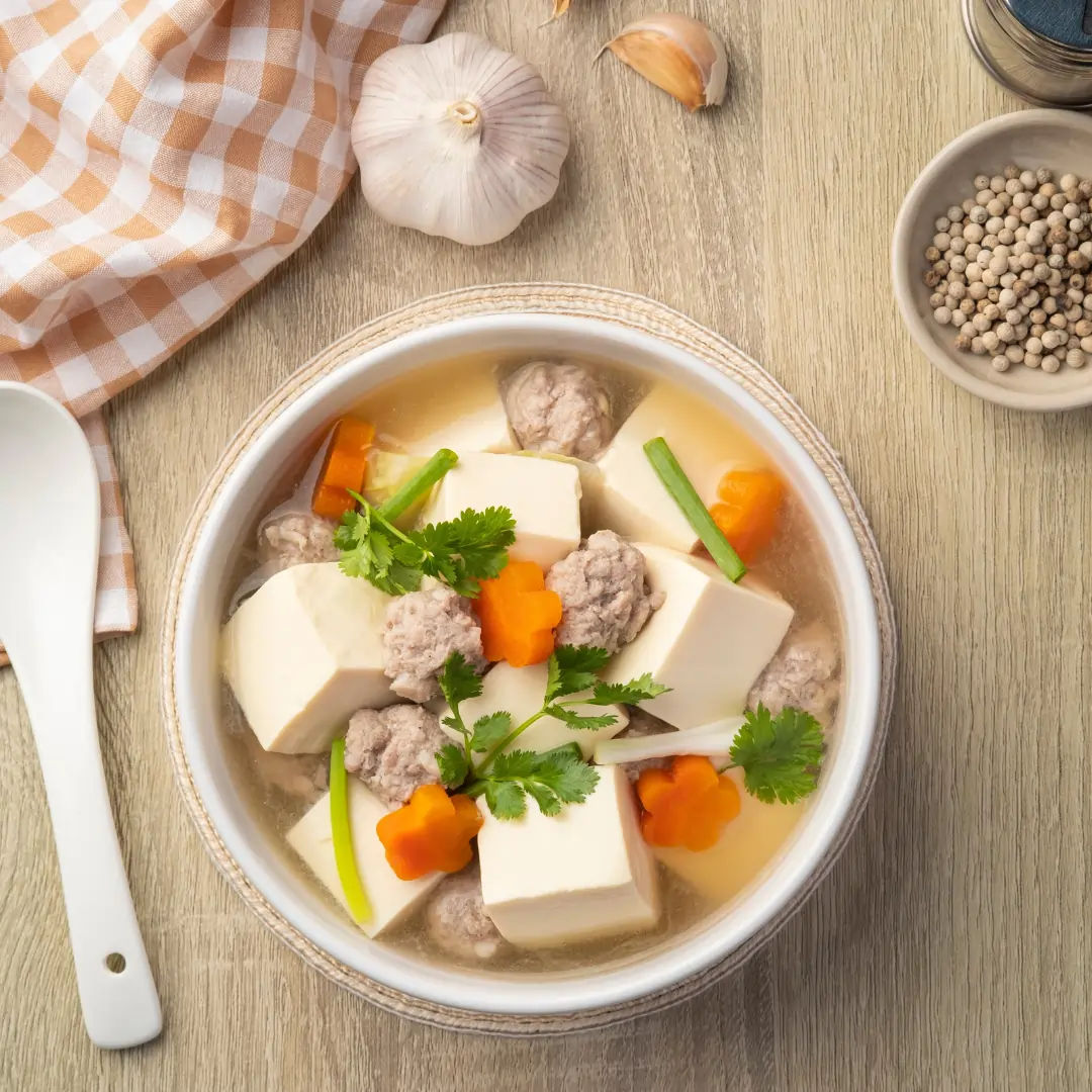 https://instamart-media-assets.swiggy.com/swiggy/image/upload/fl_lossy%2Cf_auto%2Cq_auto%2Ch_960%2Cw_960//InstamartAssets/Receipes/chinese_clear_vegetable_soup.webp