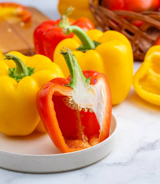 Buy Red & Yellow Bell Peppers Online () At Best Price