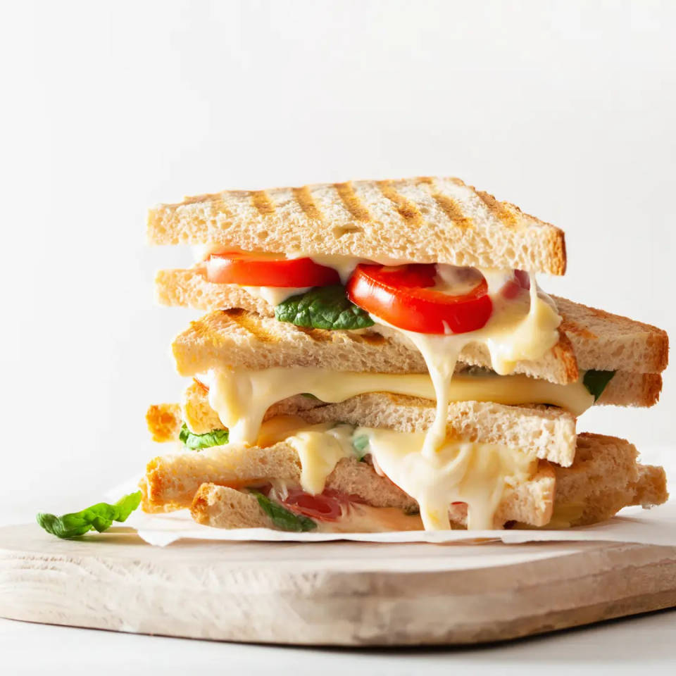 cheese_tomato_sandwich.webp
