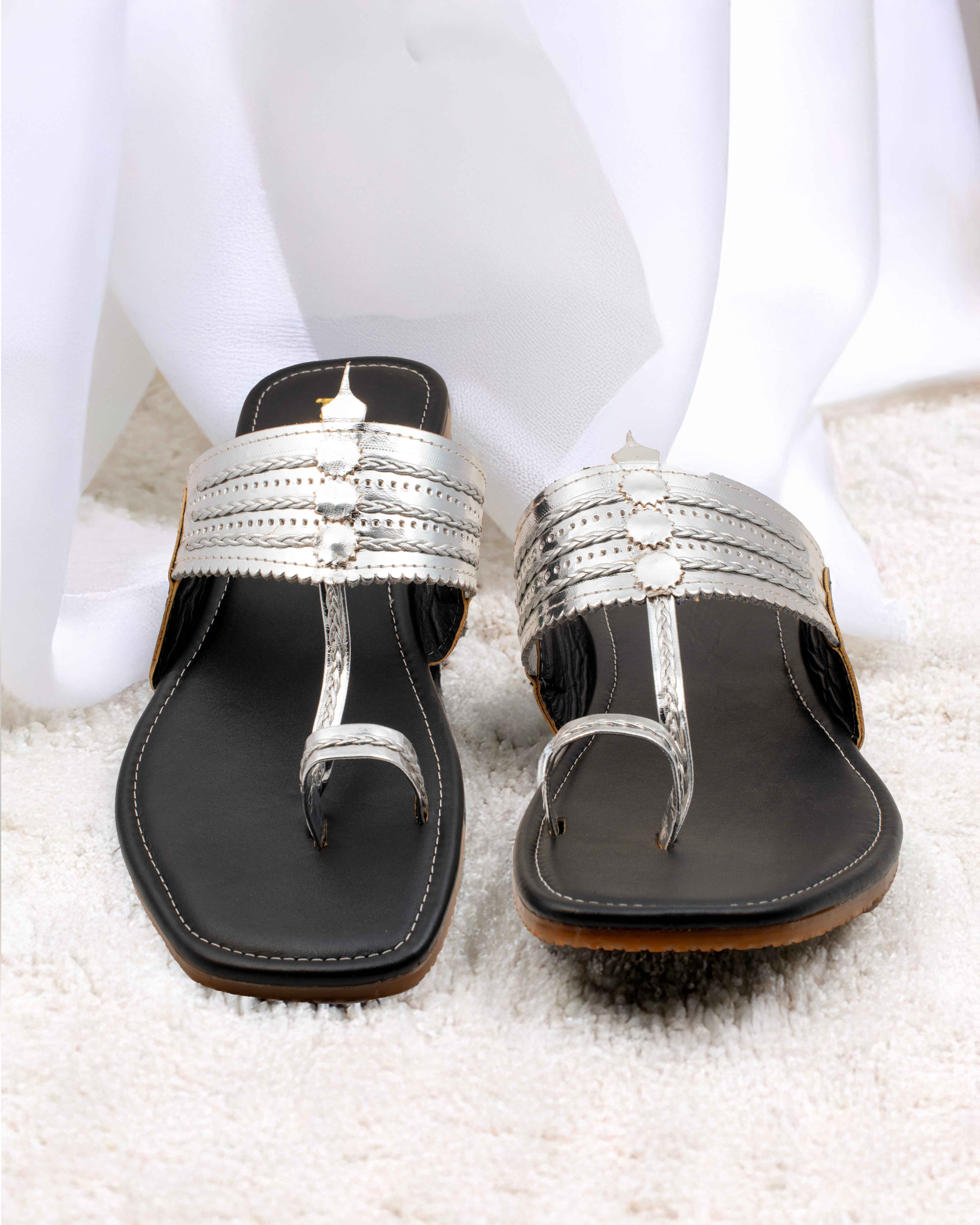 Silver kolhapuri chappal store