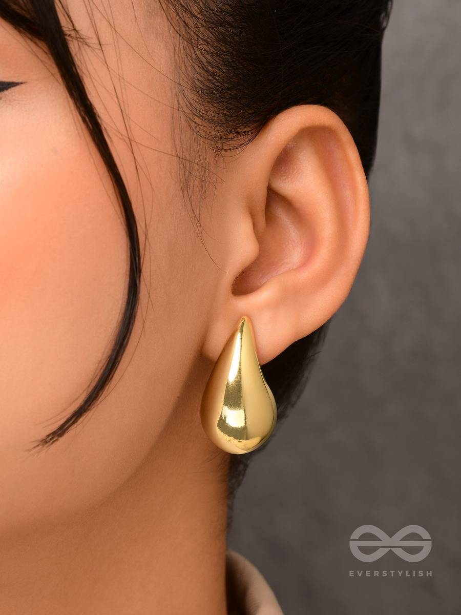 Buy Everstylish The Glistening Drops Classy Gold Stud Earrings - Main Image