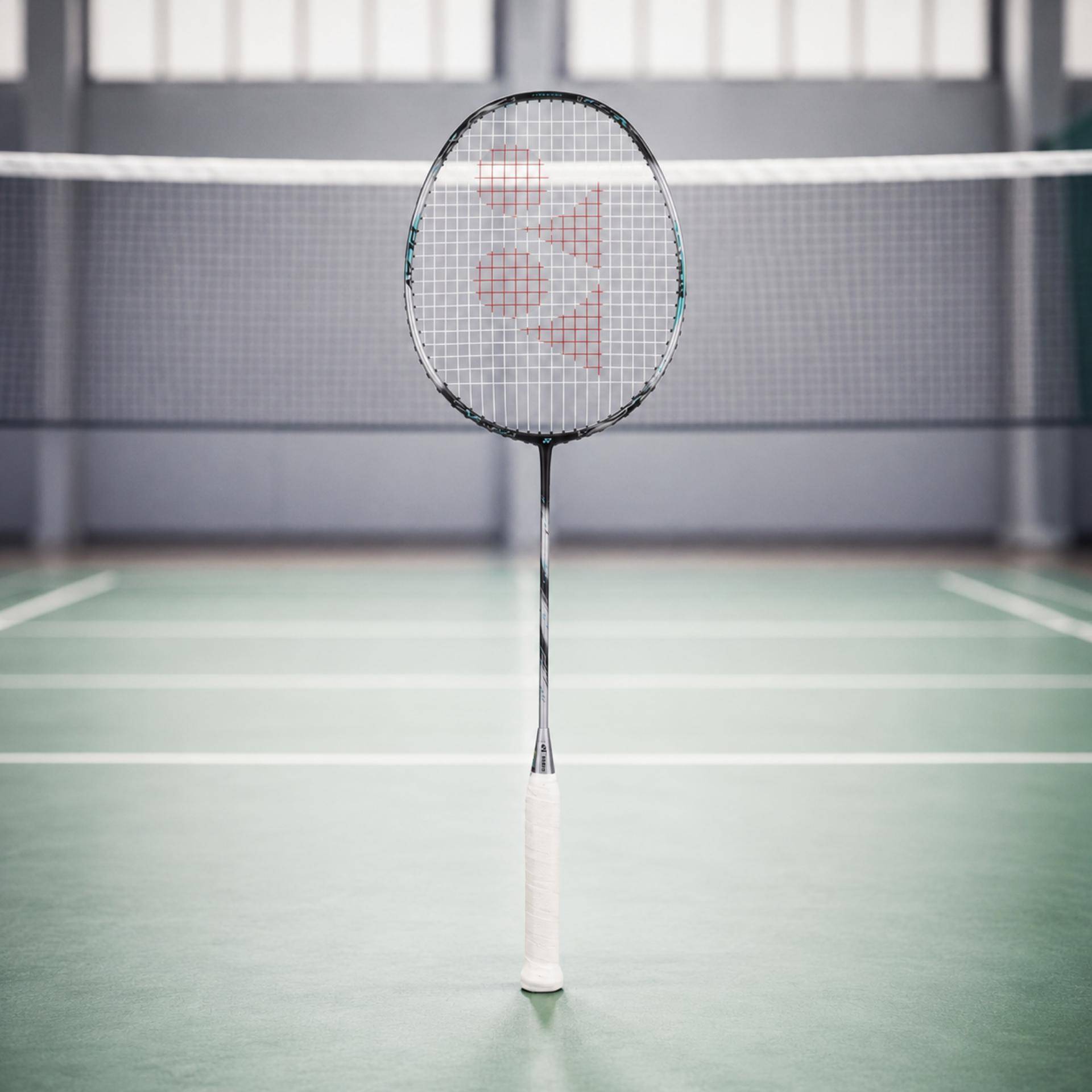 Yonex Astrox 88 Play Badminton Racket (G5, 4U, Black Silver)
